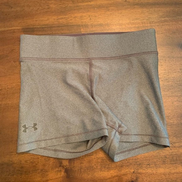 Under Armour Shorts Spandex Women’s Small Gray Compression Volleyball Biker - Picture 1 of 3